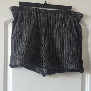 Black and White Women's Linen Blend Shorts